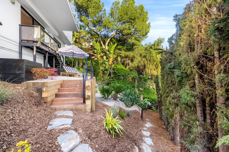 casa con alberca estilo minimalista